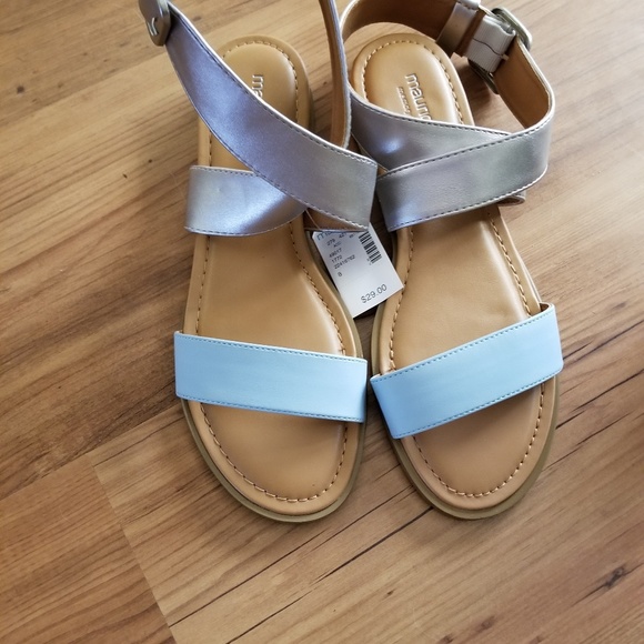 Sandals - Picture 2 of 3